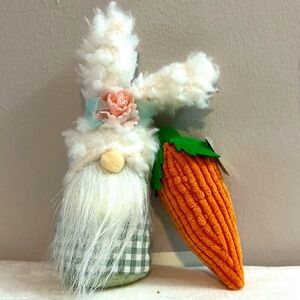 💚10 White and Green Gnome Plush with Orange Carrot rattle NWT